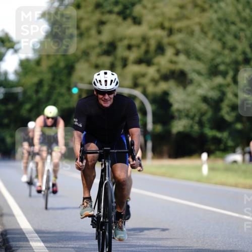 07.09.2025 - 19. Norderstedt Triathlon Michael Burmester http://msf.ph/oto/8836367 07.09.2025 14:04:22 Radfahren 400, 879, 996, 1026, 1462 meine-sportfotos.de