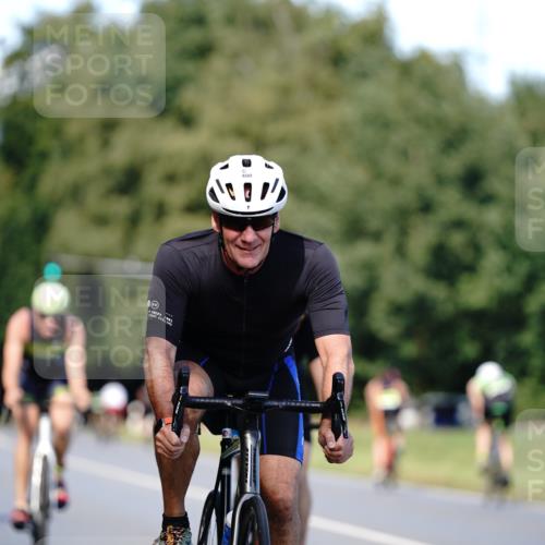 07.09.2025 - 19. Norderstedt Triathlon Michael Burmester http://msf.ph/oto/8836369 07.09.2025 14:04:22 Radfahren 400, 879, 996, 1026, 1462 meine-sportfotos.de