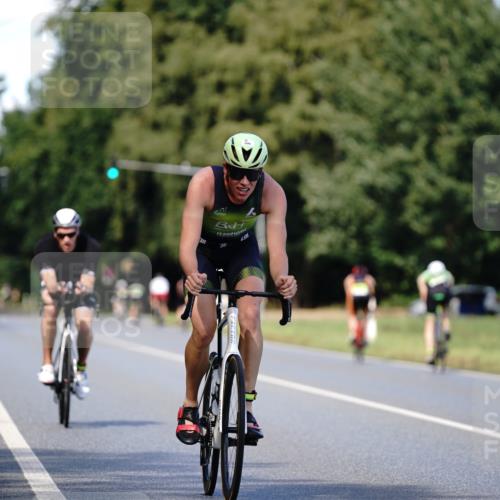07.09.2025 - 19. Norderstedt Triathlon Michael Burmester http://msf.ph/oto/8836372 07.09.2025 14:04:23 Radfahren 400, 879, 996, 1026, 1462 meine-sportfotos.de