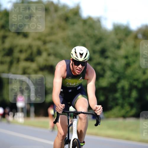 07.09.2025 - 19. Norderstedt Triathlon Michael Burmester http://msf.ph/oto/8836374 07.09.2025 14:04:24 Radfahren 400, 879, 996, 1026, 1462 meine-sportfotos.de