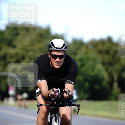 07.09.2025 - 19. Norderstedt Triathlon Michael Burmester http://msf.ph/oto/8836379 07.09.2025 14:04:25 Radfahren 400, 996, 1026, 1462 meine-sportfotos.de