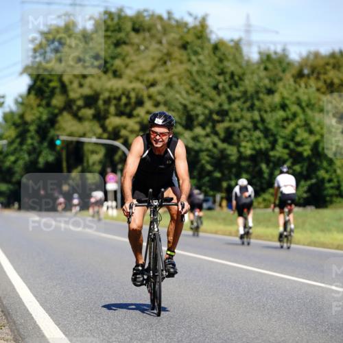 07.09.2025 - 19. Norderstedt Triathlon Michael Burmester http://msf.ph/oto/8836380 07.09.2025 12:43:19 Radfahren 159, 1391 meine-sportfotos.de