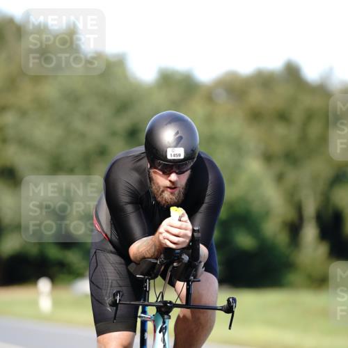 07.09.2025 - 19. Norderstedt Triathlon Michael Burmester http://msf.ph/oto/8836386 07.09.2025 14:04:37 Radfahren 1459 meine-sportfotos.de