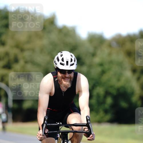 07.09.2025 - 19. Norderstedt Triathlon Michael Burmester http://msf.ph/oto/8836391 07.09.2025 14:04:43 Radfahren 395 meine-sportfotos.de