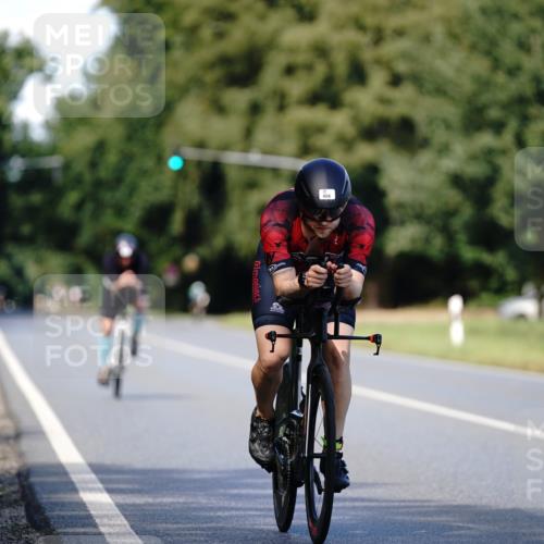 07.09.2025 - 19. Norderstedt Triathlon Michael Burmester http://msf.ph/oto/8836395 07.09.2025 14:04:50 Radfahren 958, 972 meine-sportfotos.de