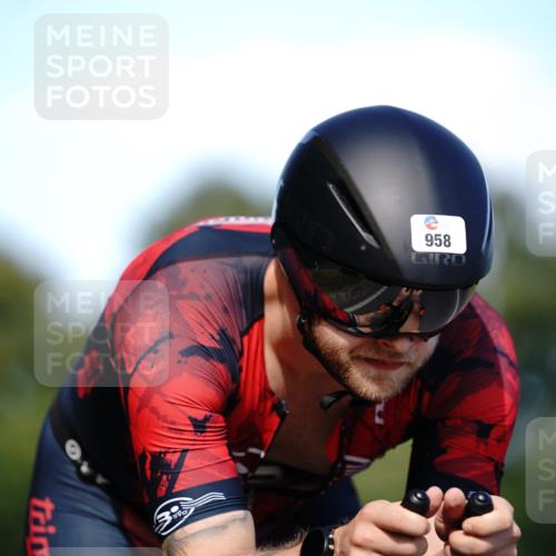 07.09.2025 - 19. Norderstedt Triathlon Michael Burmester http://msf.ph/oto/8836401 07.09.2025 14:04:51 Radfahren 958, 972 meine-sportfotos.de