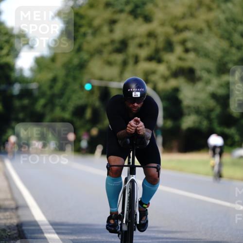 07.09.2025 - 19. Norderstedt Triathlon Michael Burmester http://msf.ph/oto/8836402 07.09.2025 14:04:52 Radfahren 958, 972 meine-sportfotos.de