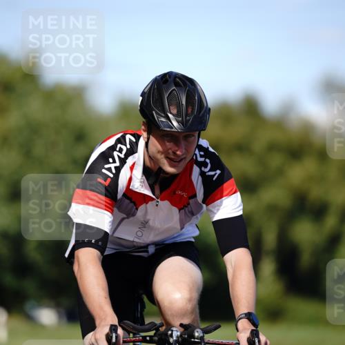 07.09.2025 - 19. Norderstedt Triathlon Michael Burmester http://msf.ph/oto/8836419 07.09.2025 14:05:18 Radfahren 427 meine-sportfotos.de
