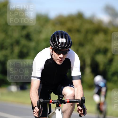 07.09.2025 - 19. Norderstedt Triathlon Michael Burmester http://msf.ph/oto/8836446 07.09.2025 14:05:39 Radfahren 364, 373, 420 meine-sportfotos.de