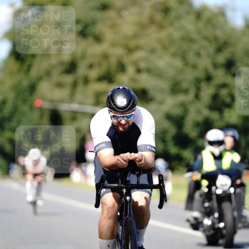 07.09.2025 - 19. Norderstedt Triathlon Michael Burmester http://msf.ph/oto/8836452 07.09.2025 14:05:42 Radfahren 364, 420, 422 meine-sportfotos.de