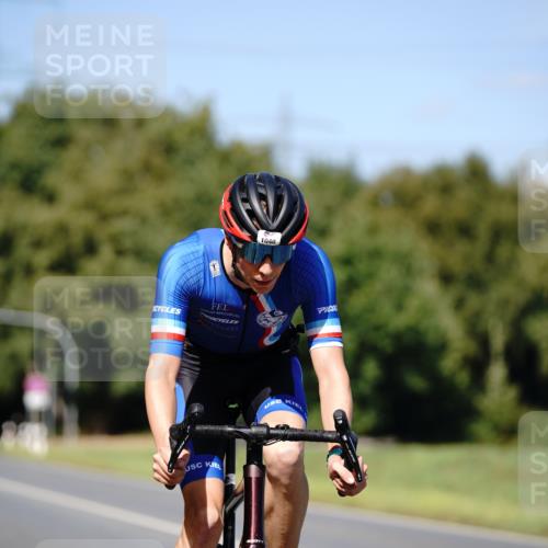 07.09.2025 - 19. Norderstedt Triathlon Michael Burmester http://msf.ph/oto/8836461 07.09.2025 14:05:47 Radfahren 422, 1040 meine-sportfotos.de