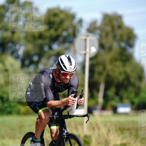 07.09.2025 - 19. Norderstedt Triathlon Michael Burmester http://msf.ph/oto/8836462 07.09.2025 12:44:32 Radfahren 250, 307, 742 meine-sportfotos.de