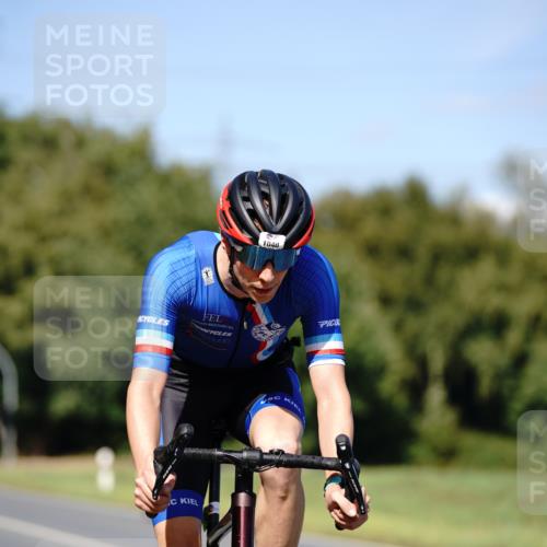 07.09.2025 - 19. Norderstedt Triathlon Michael Burmester http://msf.ph/oto/8836463 07.09.2025 14:05:47 Radfahren 422, 1040 meine-sportfotos.de