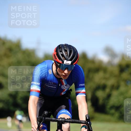 07.09.2025 - 19. Norderstedt Triathlon Michael Burmester http://msf.ph/oto/8836464 07.09.2025 14:05:47 Radfahren 422, 1040 meine-sportfotos.de