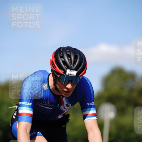 07.09.2025 - 19. Norderstedt Triathlon Michael Burmester http://msf.ph/oto/8836466 07.09.2025 14:05:47 Radfahren 422, 1040 meine-sportfotos.de