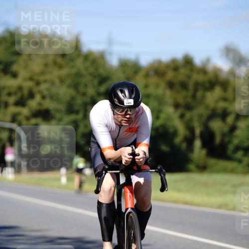 07.09.2025 - 19. Norderstedt Triathlon Michael Burmester http://msf.ph/oto/8836477 07.09.2025 14:05:56 Radfahren 1001, 1022, 1401 meine-sportfotos.de