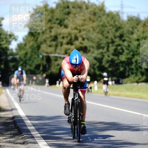 07.09.2025 - 19. Norderstedt Triathlon Michael Burmester http://msf.ph/oto/8836483 07.09.2025 14:05:57 Radfahren 1001, 1022, 1401 meine-sportfotos.de