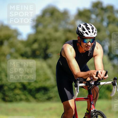 07.09.2025 - 19. Norderstedt Triathlon Michael Burmester http://msf.ph/oto/8836492 07.09.2025 12:44:58 Radfahren 167, 820 meine-sportfotos.de