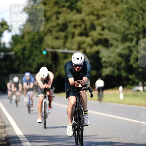 07.09.2025 - 19. Norderstedt Triathlon Michael Burmester http://msf.ph/oto/8836513 07.09.2025 14:06:22 Radfahren 398, 981, 993 meine-sportfotos.de