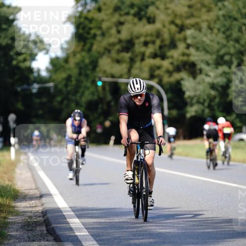 07.09.2025 - 19. Norderstedt Triathlon Michael Burmester http://msf.ph/oto/8836533 07.09.2025 14:06:27 Radfahren 411, 993, 1009 meine-sportfotos.de