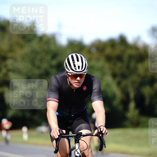 07.09.2025 - 19. Norderstedt Triathlon Michael Burmester http://msf.ph/oto/8836536 07.09.2025 14:06:28 Radfahren 411, 967, 1009 meine-sportfotos.de