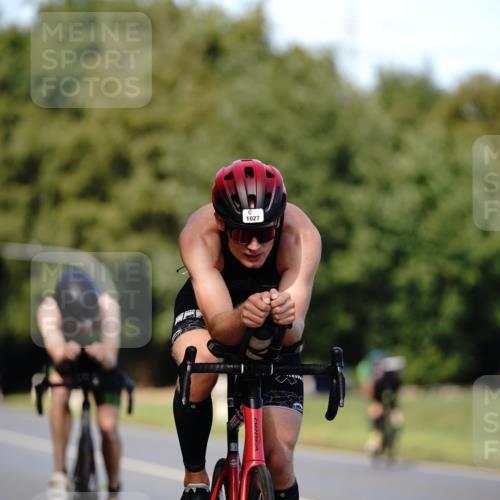 07.09.2025 - 19. Norderstedt Triathlon Michael Burmester http://msf.ph/oto/8836614 07.09.2025 14:07:49 Radfahren 994, 1014, 1027 meine-sportfotos.de