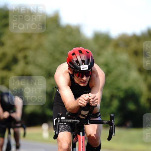 07.09.2025 - 19. Norderstedt Triathlon Michael Burmester http://msf.ph/oto/8836620 07.09.2025 14:07:49 Radfahren 994, 1014, 1027 meine-sportfotos.de