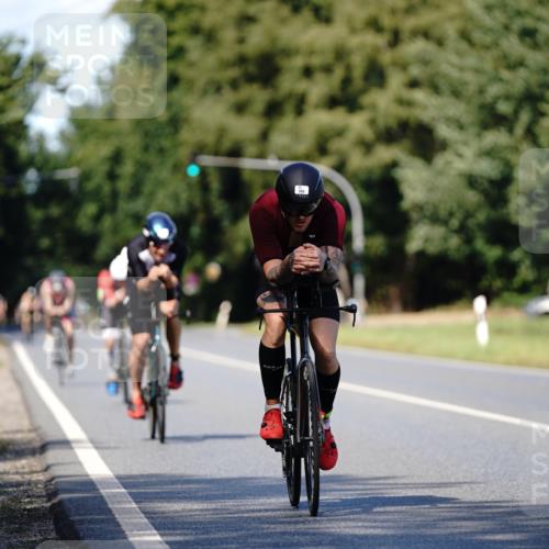 07.09.2025 - 19. Norderstedt Triathlon Michael Burmester http://msf.ph/oto/8836628 07.09.2025 14:08:05 Radfahren 393, 964, 969 meine-sportfotos.de