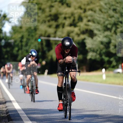 07.09.2025 - 19. Norderstedt Triathlon Michael Burmester http://msf.ph/oto/8836631 07.09.2025 14:08:05 Radfahren 393, 964, 969 meine-sportfotos.de