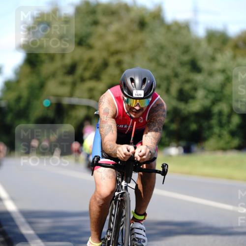 07.09.2025 - 19. Norderstedt Triathlon Michael Burmester http://msf.ph/oto/8836653 07.09.2025 14:08:10 Radfahren 964, 969, 1020 meine-sportfotos.de