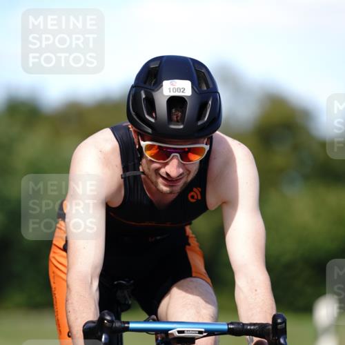 07.09.2025 - 19. Norderstedt Triathlon Michael Burmester http://msf.ph/oto/8836701 07.09.2025 14:08:36 Radfahren 417, 1002, 1031, 1457 meine-sportfotos.de