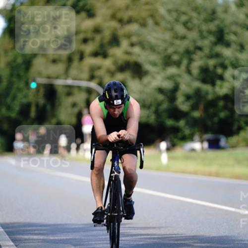 07.09.2025 - 19. Norderstedt Triathlon Michael Burmester http://msf.ph/oto/8836703 07.09.2025 14:08:38 Radfahren 417, 1002, 1457 meine-sportfotos.de