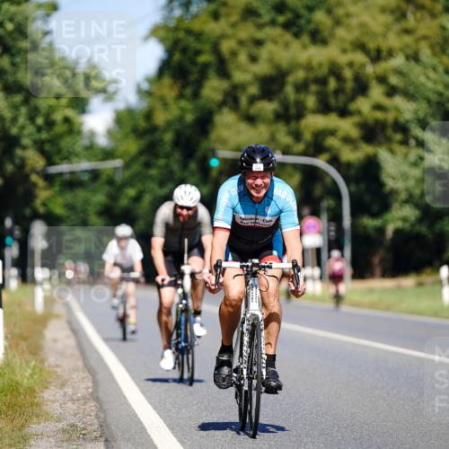 07.09.2025 - 19. Norderstedt Triathlon Michael Burmester http://msf.ph/oto/8836707 07.09.2025 12:49:04 Radfahren 249, 288 meine-sportfotos.de