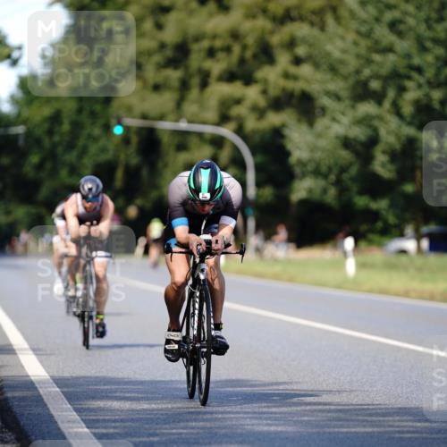 07.09.2025 - 19. Norderstedt Triathlon Michael Burmester http://msf.ph/oto/8836710 07.09.2025 14:08:47 Radfahren 990, 992 meine-sportfotos.de