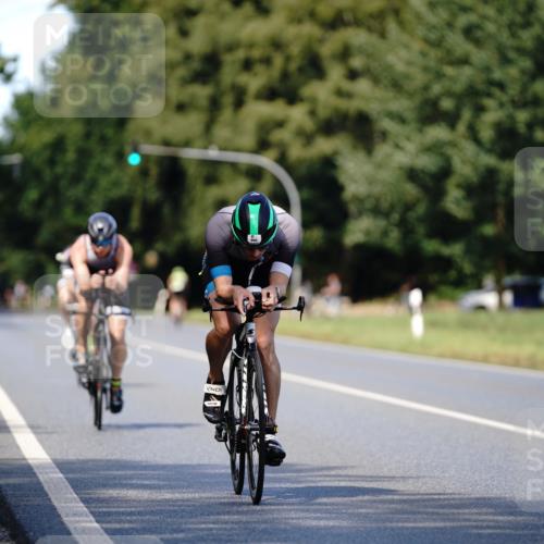 07.09.2025 - 19. Norderstedt Triathlon Michael Burmester http://msf.ph/oto/8836712 07.09.2025 14:08:47 Radfahren 990, 992 meine-sportfotos.de