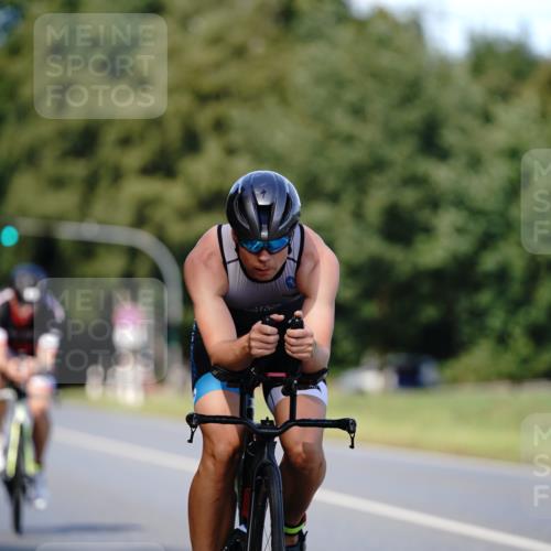 07.09.2025 - 19. Norderstedt Triathlon Michael Burmester http://msf.ph/oto/8836721 07.09.2025 14:08:49 Radfahren 986, 990, 992 meine-sportfotos.de