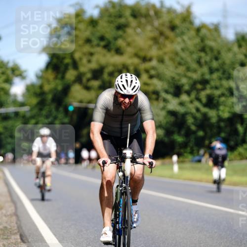 07.09.2025 - 19. Norderstedt Triathlon Michael Burmester http://msf.ph/oto/8836727 07.09.2025 12:49:06 Radfahren 249, 288 meine-sportfotos.de