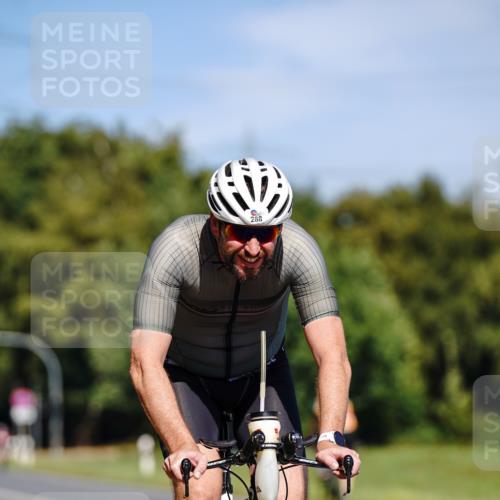 07.09.2025 - 19. Norderstedt Triathlon Michael Burmester http://msf.ph/oto/8836730 07.09.2025 12:49:07 Radfahren 249, 288 meine-sportfotos.de