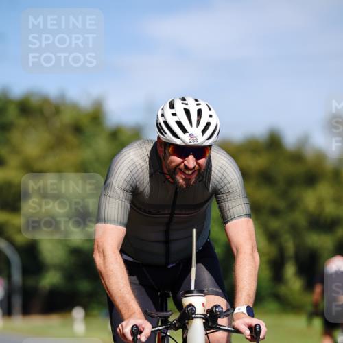07.09.2025 - 19. Norderstedt Triathlon Michael Burmester http://msf.ph/oto/8836733 07.09.2025 12:49:07 Radfahren 249, 288 meine-sportfotos.de