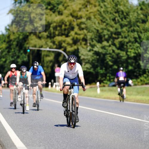 07.09.2025 - 19. Norderstedt Triathlon Michael Burmester http://msf.ph/oto/8836751 07.09.2025 12:49:42 Radfahren 174, 240 meine-sportfotos.de