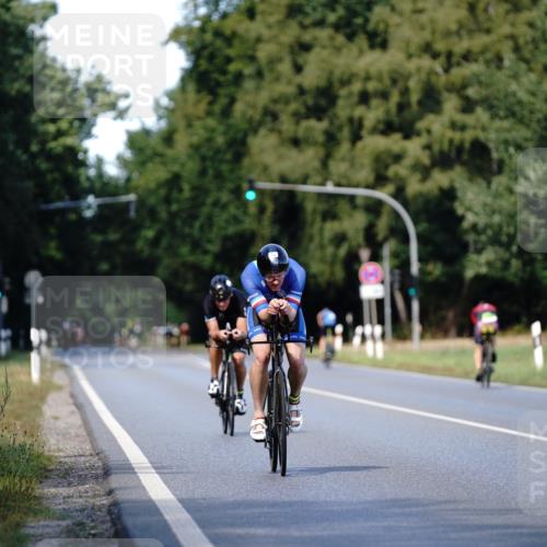 07.09.2025 - 19. Norderstedt Triathlon Michael Burmester http://msf.ph/oto/8836760 07.09.2025 14:09:22 Radfahren 989, 1038 meine-sportfotos.de