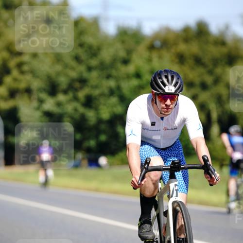 07.09.2025 - 19. Norderstedt Triathlon Michael Burmester http://msf.ph/oto/8836762 07.09.2025 12:49:43 Radfahren 174, 240, 311 meine-sportfotos.de