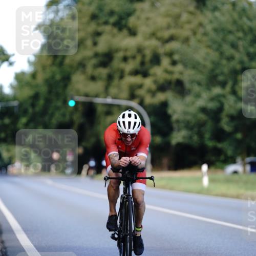 07.09.2025 - 19. Norderstedt Triathlon Michael Burmester http://msf.ph/oto/8836786 07.09.2025 14:09:47 Radfahren 976 meine-sportfotos.de