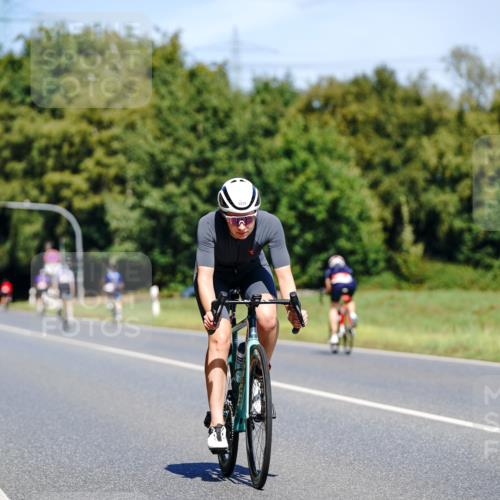 07.09.2025 - 19. Norderstedt Triathlon Michael Burmester http://msf.ph/oto/8836787 07.09.2025 12:49:49 Radfahren 311, 1234, 1477 meine-sportfotos.de