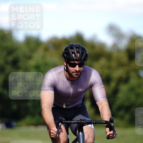 07.09.2025 - 19. Norderstedt Triathlon Michael Burmester http://msf.ph/oto/8836794 07.09.2025 14:10:07 Radfahren 872 meine-sportfotos.de