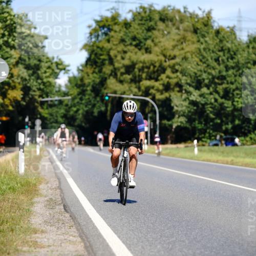 07.09.2025 - 19. Norderstedt Triathlon Michael Burmester http://msf.ph/oto/8836801 07.09.2025 12:49:55 Radfahren 1354 meine-sportfotos.de