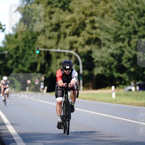 07.09.2025 - 19. Norderstedt Triathlon Michael Burmester http://msf.ph/oto/8836802 07.09.2025 14:10:09 Radfahren 872, 968 meine-sportfotos.de