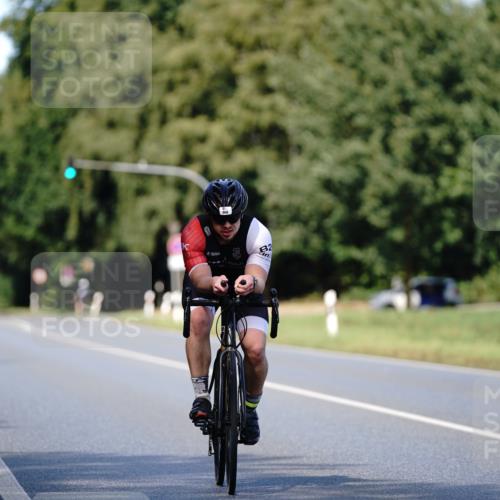 07.09.2025 - 19. Norderstedt Triathlon Michael Burmester http://msf.ph/oto/8836804 07.09.2025 14:10:10 Radfahren 872, 968 meine-sportfotos.de