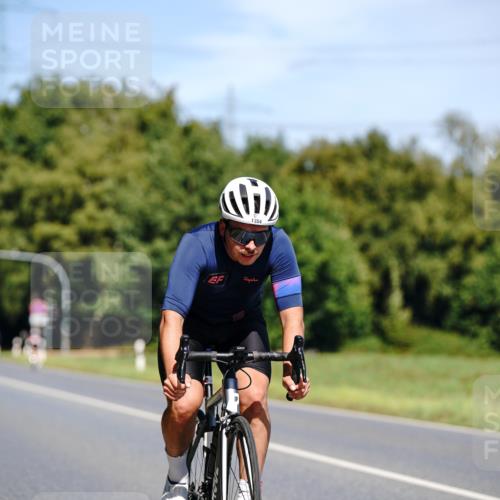 07.09.2025 - 19. Norderstedt Triathlon Michael Burmester http://msf.ph/oto/8836805 07.09.2025 12:49:56 Radfahren 1354 meine-sportfotos.de