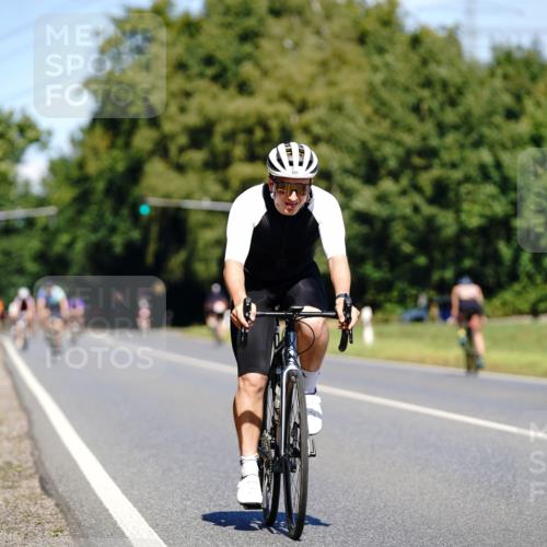 07.09.2025 - 19. Norderstedt Triathlon Michael Burmester http://msf.ph/oto/8836835 07.09.2025 12:50:06 Radfahren 344, 712, 781 meine-sportfotos.de